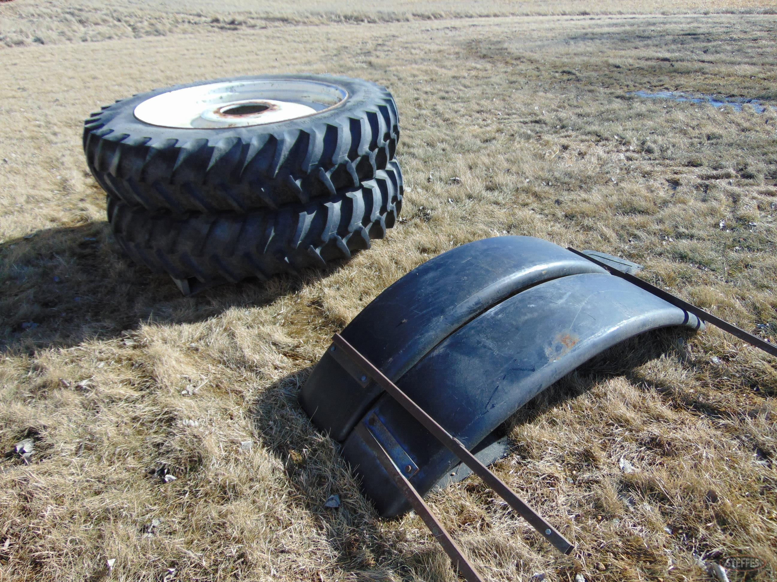 380-90R46 duals, hubs, and fenders, _1.JPG